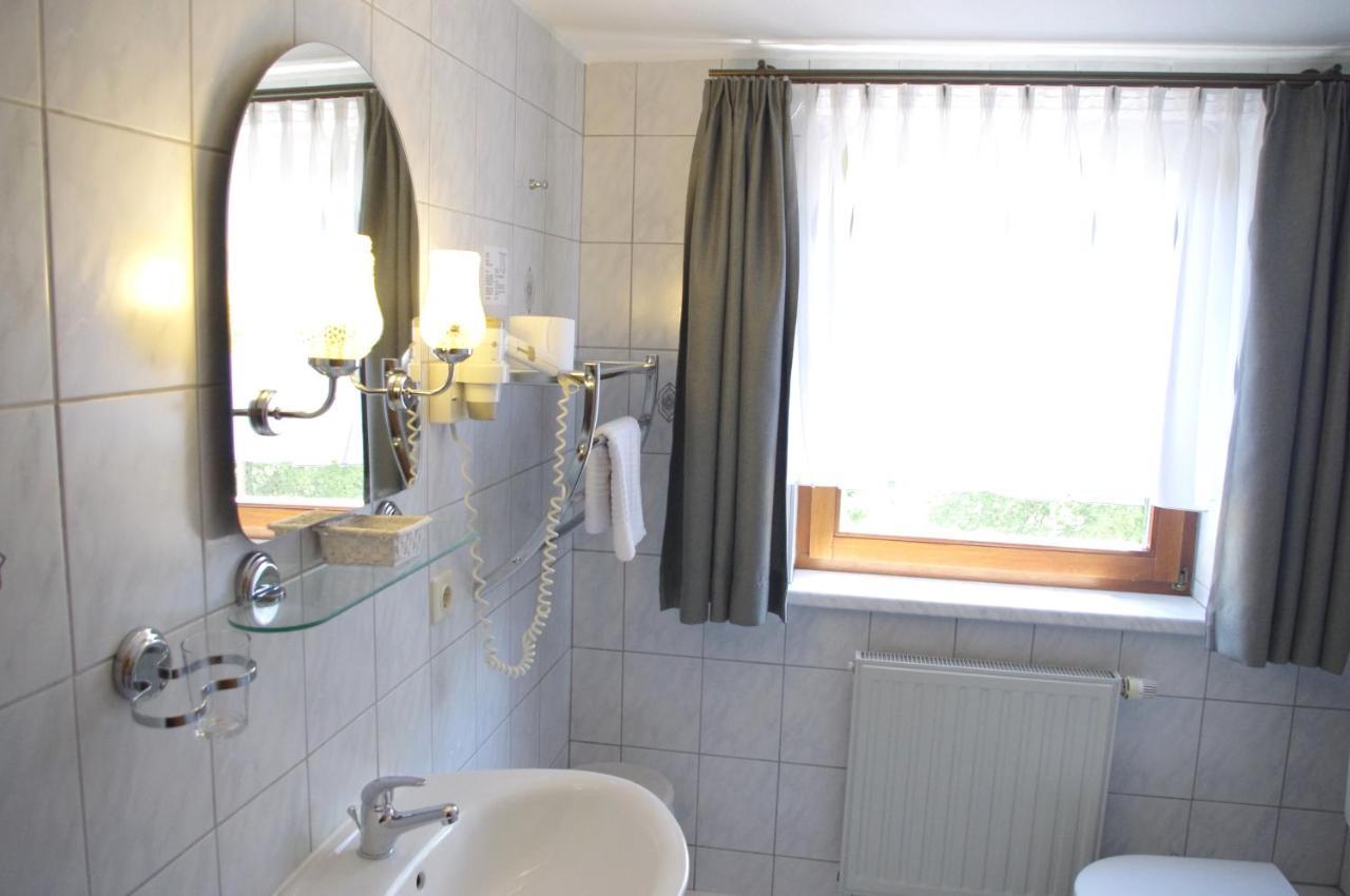 Hotel Gasthof Zum Walfisch Klingenthal Exteriör bild