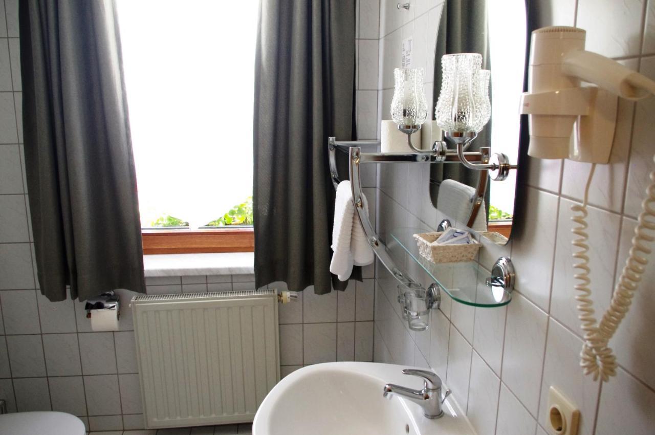 Hotel Gasthof Zum Walfisch Klingenthal Exteriör bild