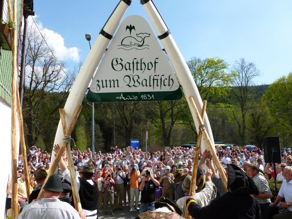 Hotel Gasthof Zum Walfisch Klingenthal Exteriör bild